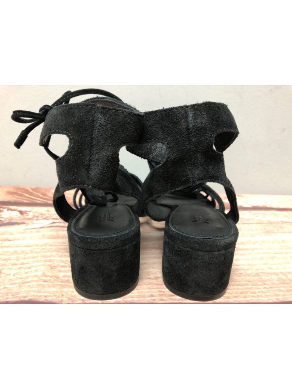 Frye Chrissy Side Ghillie Black Suede Strappy Gladiator Sandals Womens 6 (9g44) - Picture 9 of 10